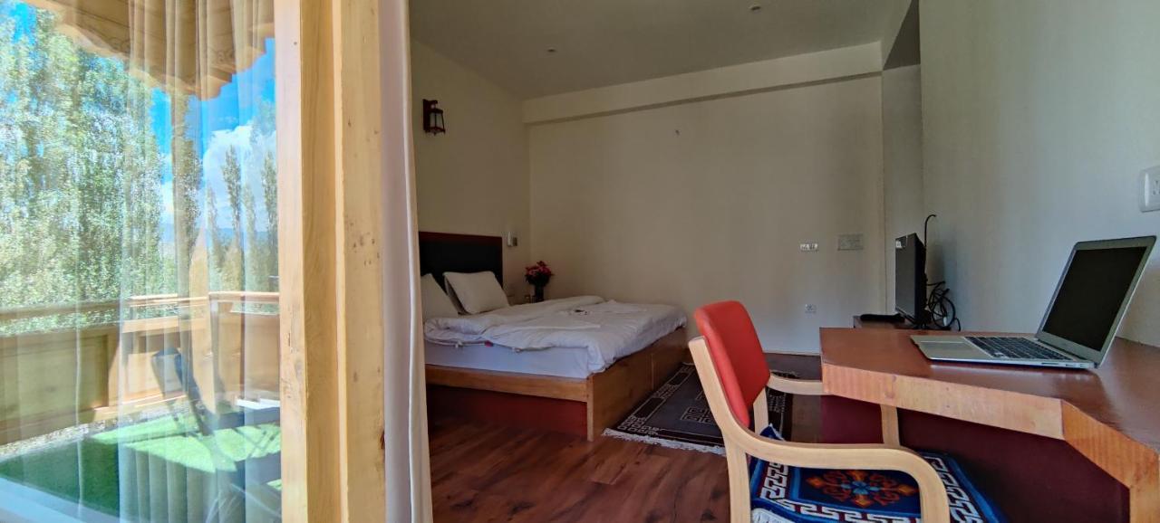 Rock Castle Residency Hotel Лех Екстериор снимка