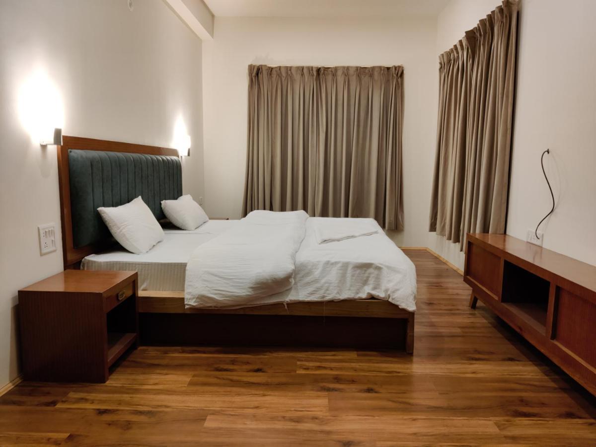 Rock Castle Residency Hotel Лех Екстериор снимка