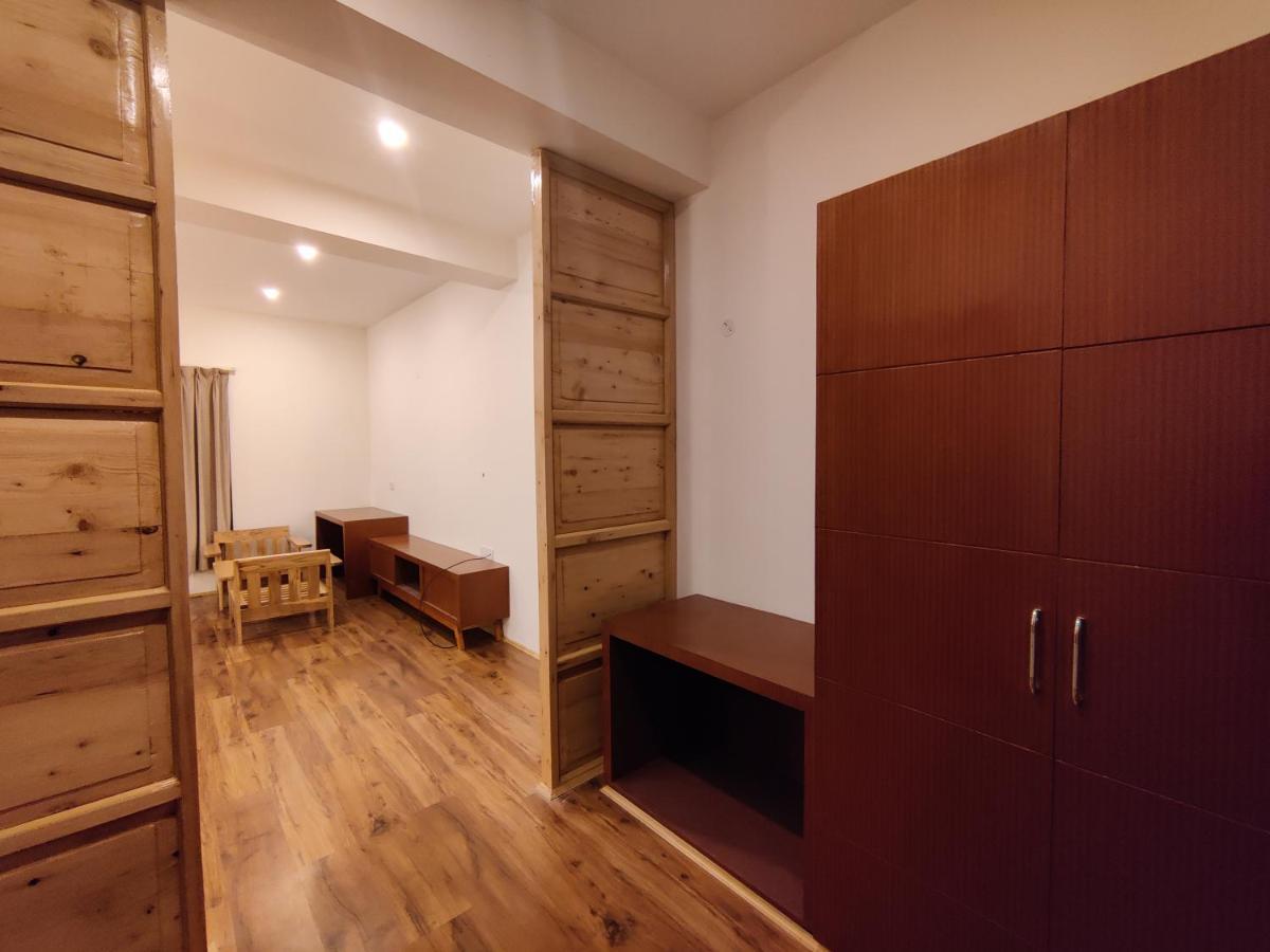 Rock Castle Residency Hotel Лех Екстериор снимка