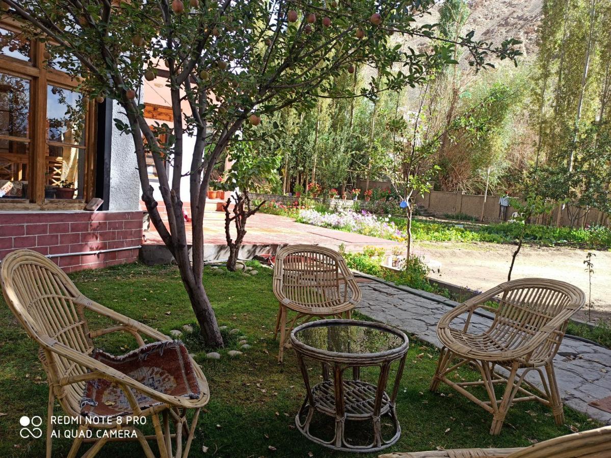 Rock Castle Residency Hotel Лех Екстериор снимка