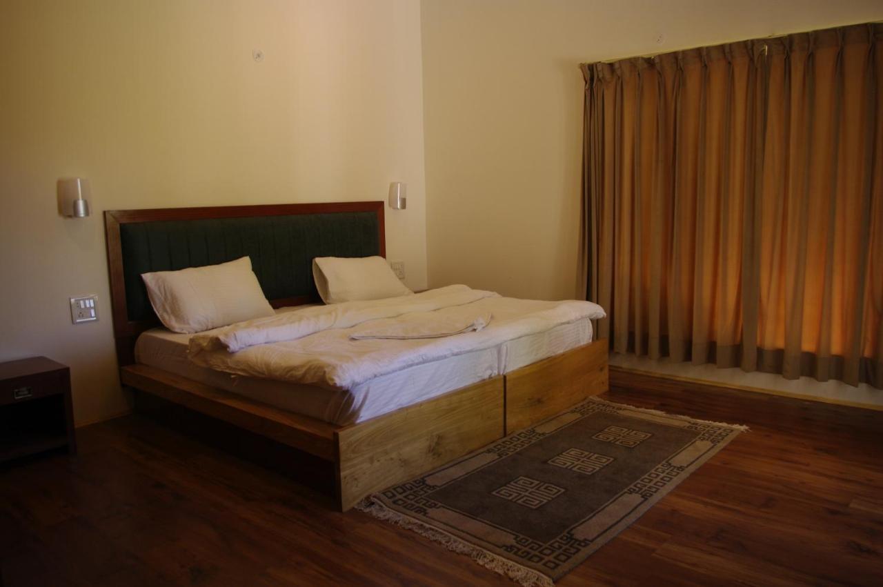 Rock Castle Residency Hotel Лех Екстериор снимка