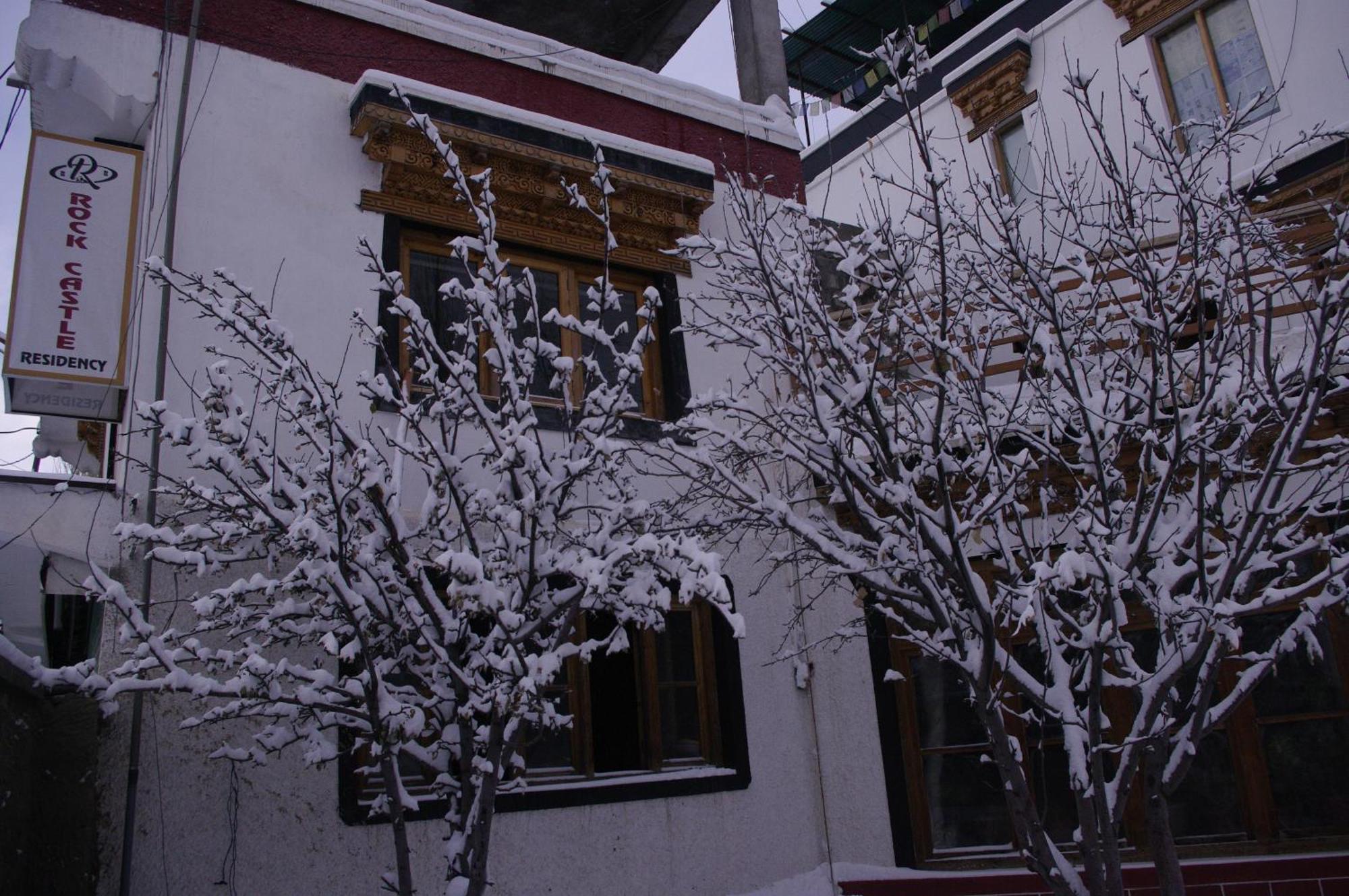 Rock Castle Residency Hotel Лех Екстериор снимка