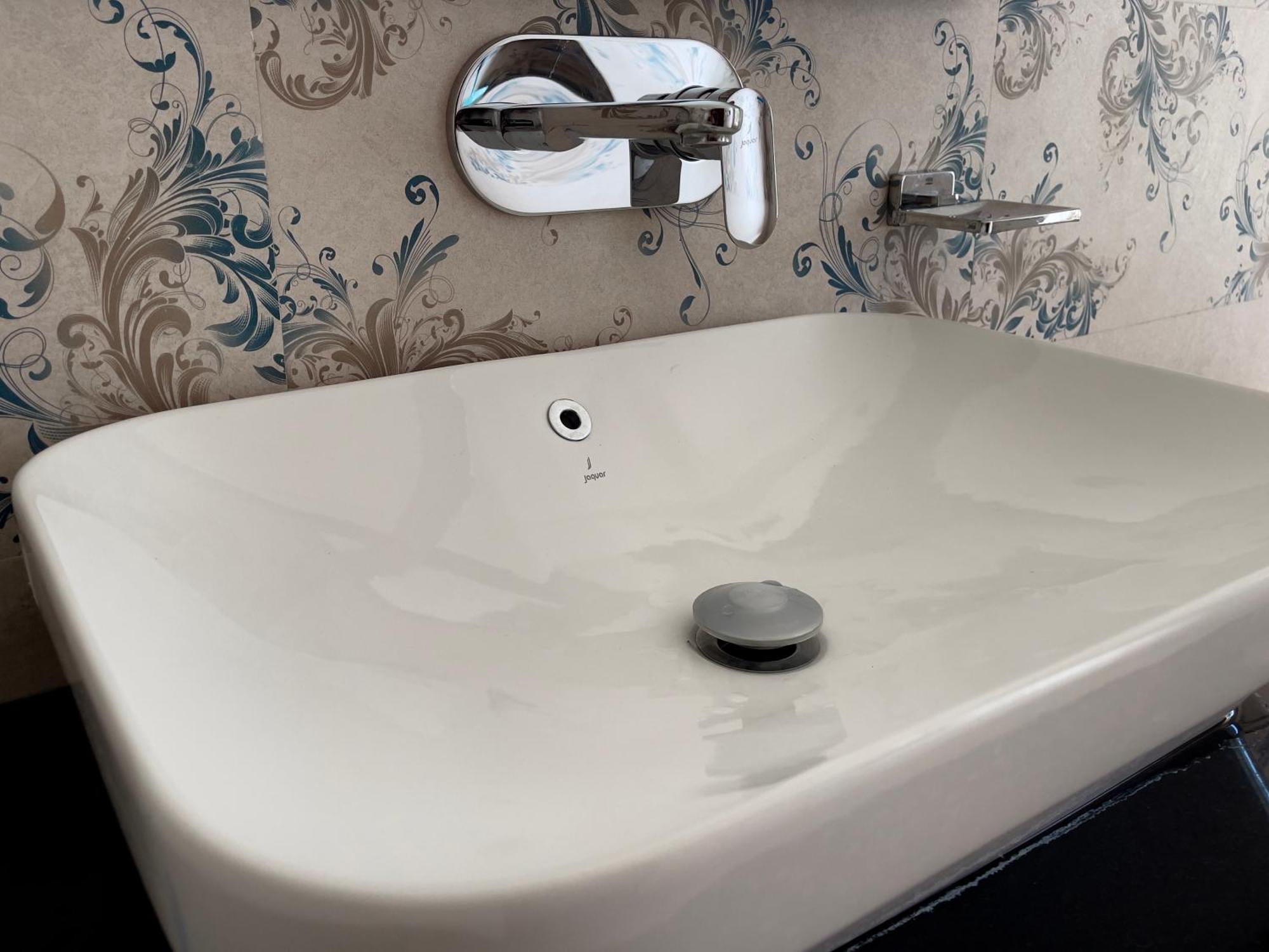 Rock Castle Residency Hotel Лех Екстериор снимка